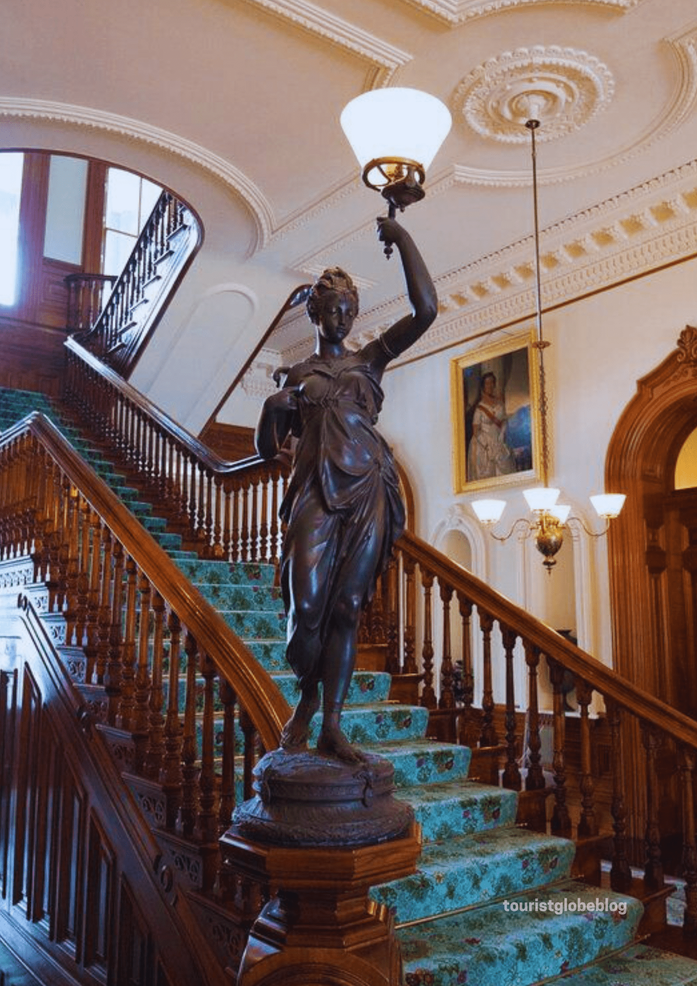 Iolani Palace