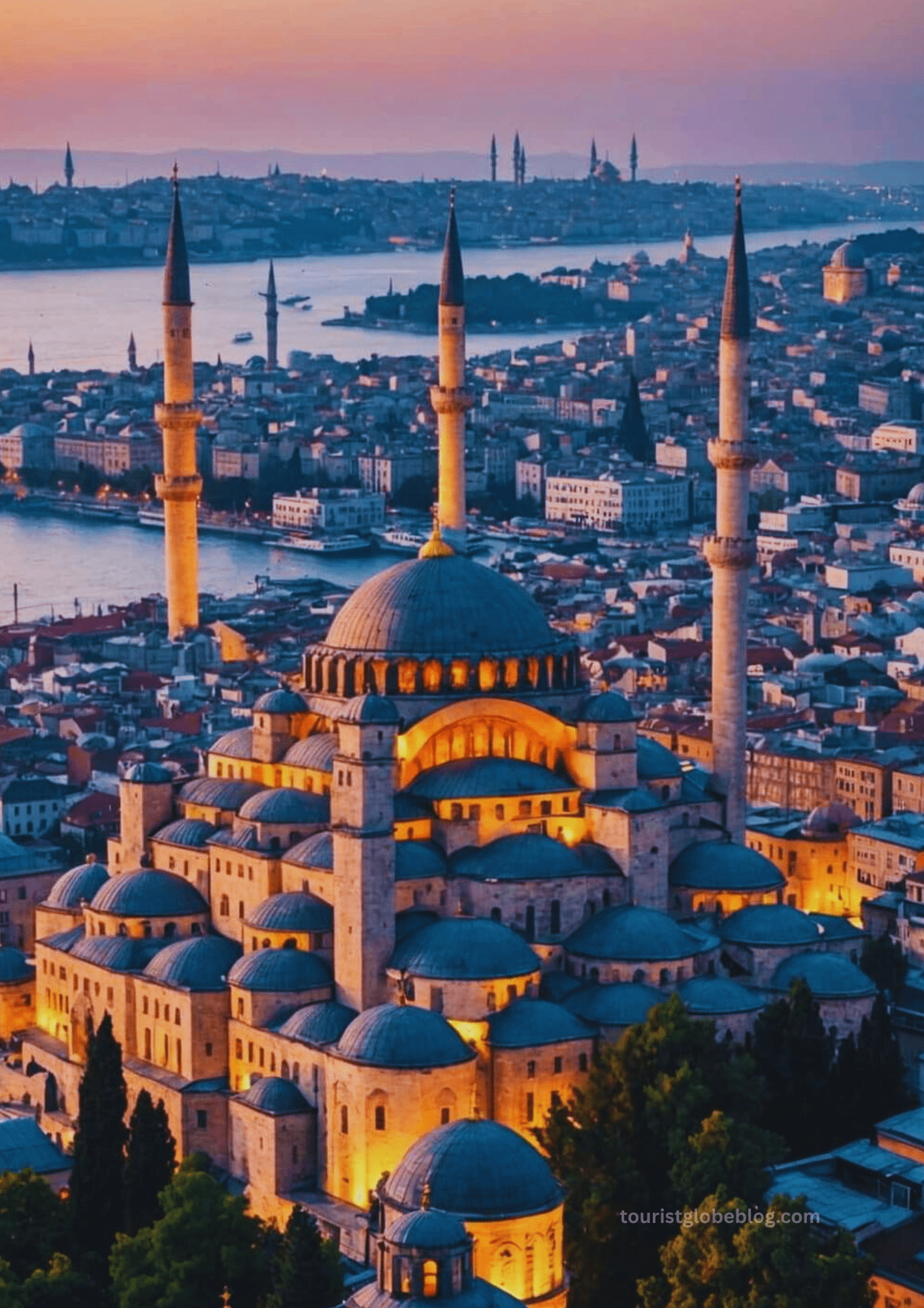 Istanbul : Is this city the only true cross-continental bridge? 🌉🇹🇷✨